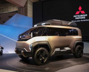 Mitsubishi-DX-Concept-sewa innova semarang thuba trans