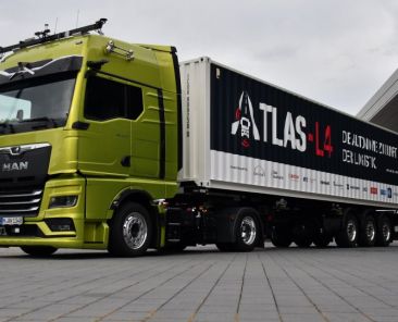 man truck self driving - city tour semarang thuba trans
