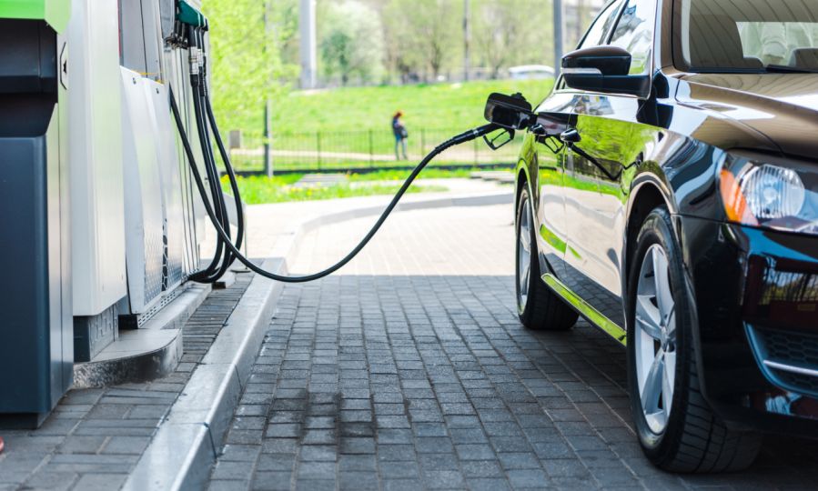 mengisi BBM - rental elf semarang thuba trans